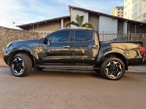 NISSAN FRONTIER 2.3 16V TURBO DIESEL PLATINUM CD 4X4 AUTOMÁTICO NISSAN FRONTIER 2.3 16V TURBO DIESEL PLATINUM CD 4X4 AUTOMÁTICO